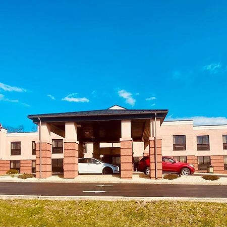 Quality Inn & Suites Kearneysville - Martinsburg エクステリア 写真