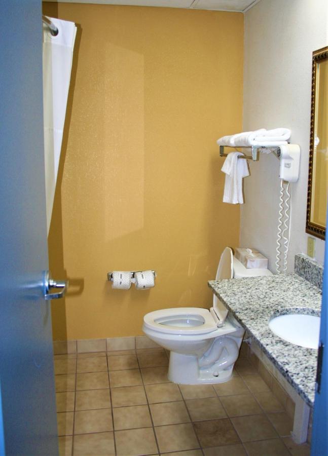 Quality Inn & Suites Kearneysville - Martinsburg エクステリア 写真