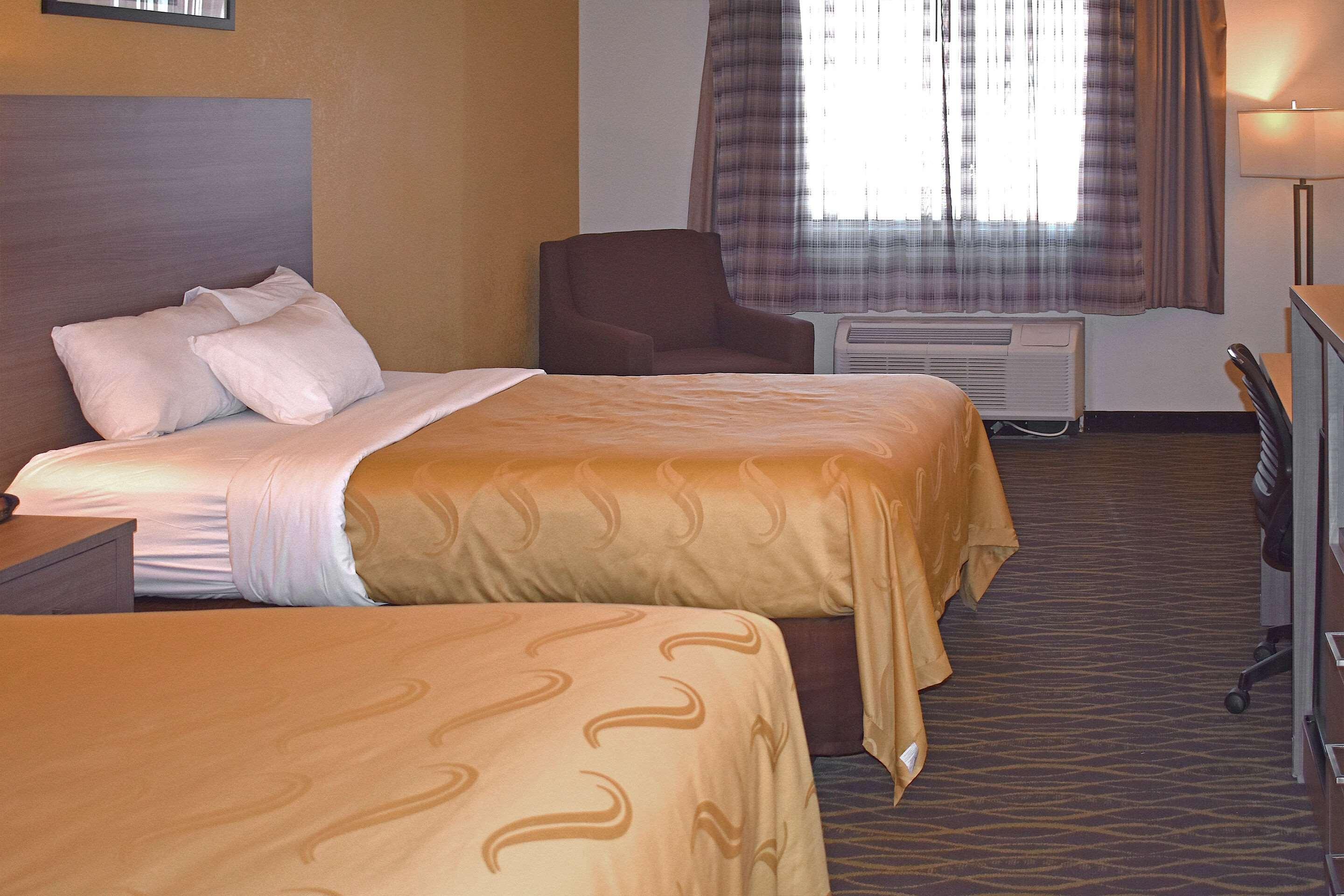 Quality Inn & Suites Kearneysville - Martinsburg エクステリア 写真