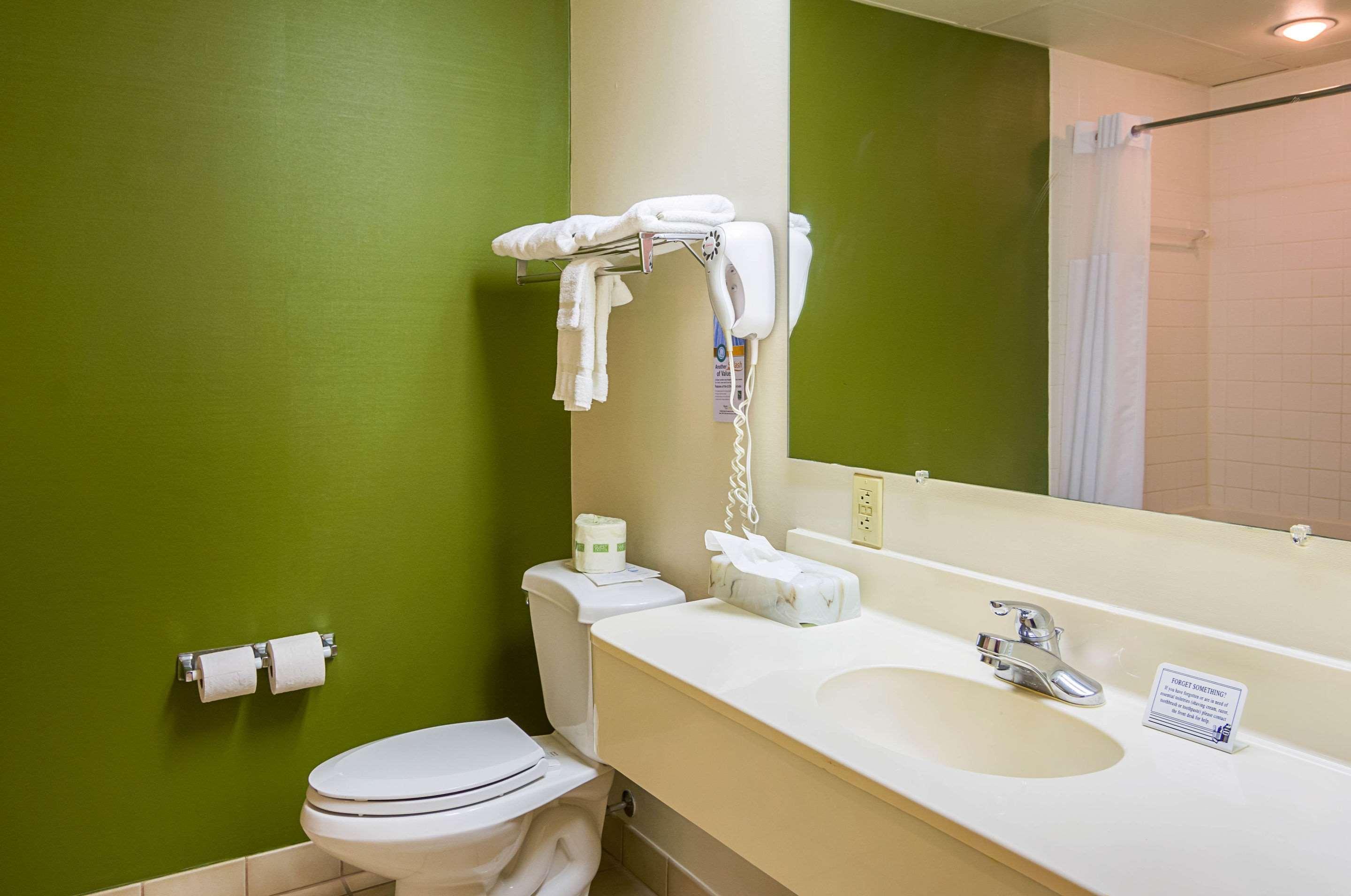 Quality Inn & Suites Kearneysville - Martinsburg エクステリア 写真