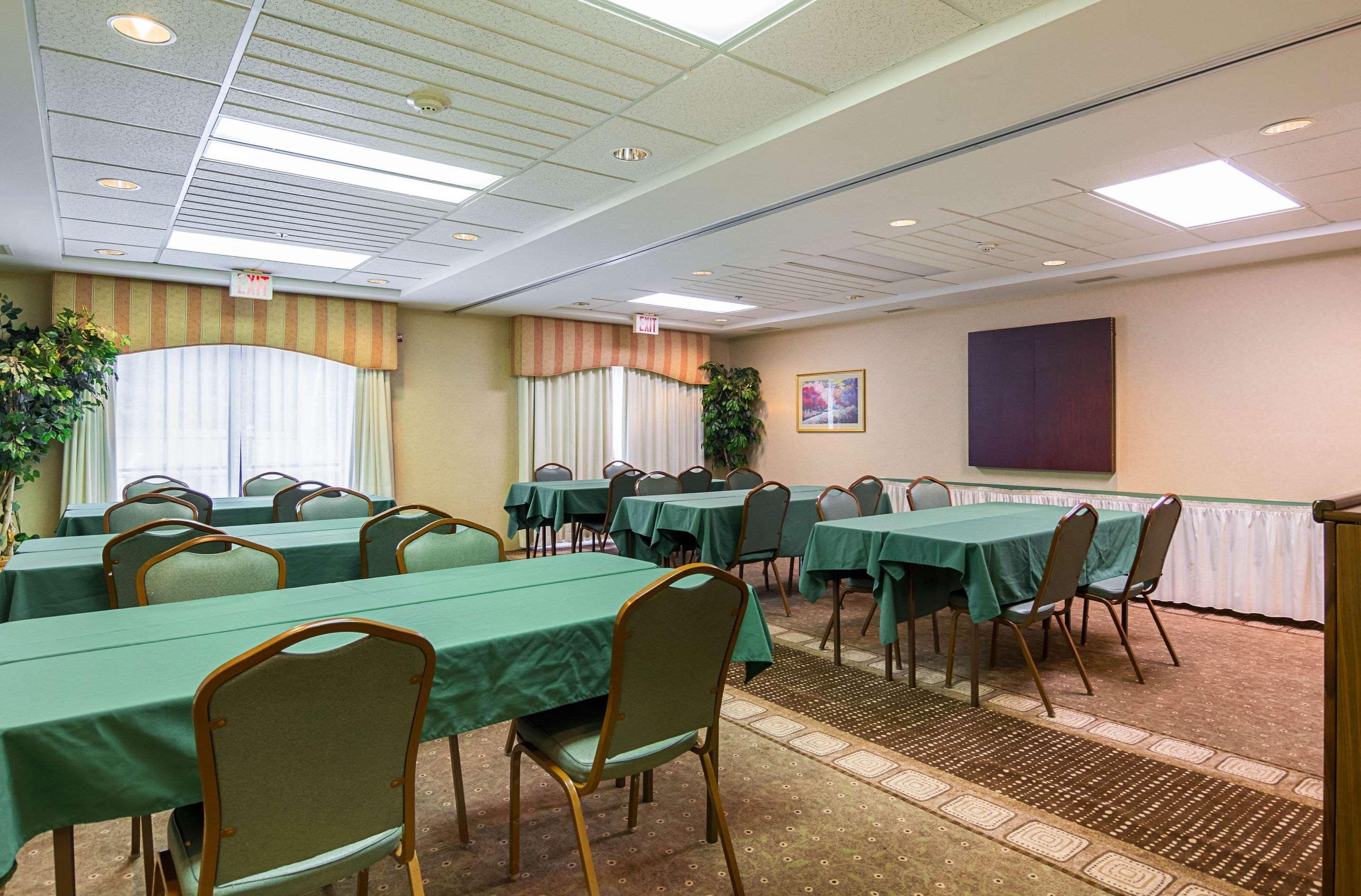 Quality Inn & Suites Kearneysville - Martinsburg エクステリア 写真