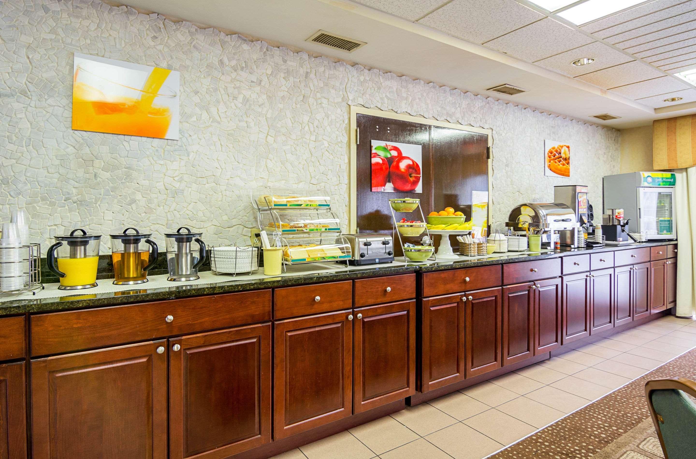 Quality Inn & Suites Kearneysville - Martinsburg エクステリア 写真